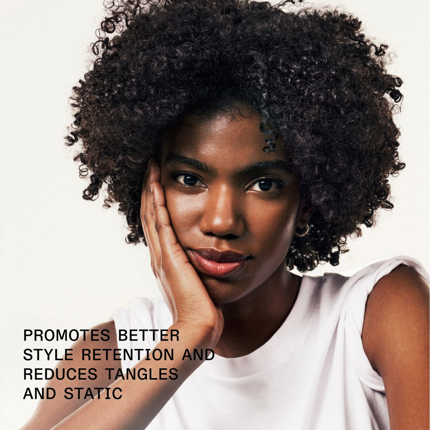 OLAPLEX Nº.9 | אולפלקס מספר 9 סרום מגן ומזין ללא שטיפה וסיליקונים להגנה מחום עד 232°C, נטרול חשמל סטטי ומראה סאטן (90 מ"ל)