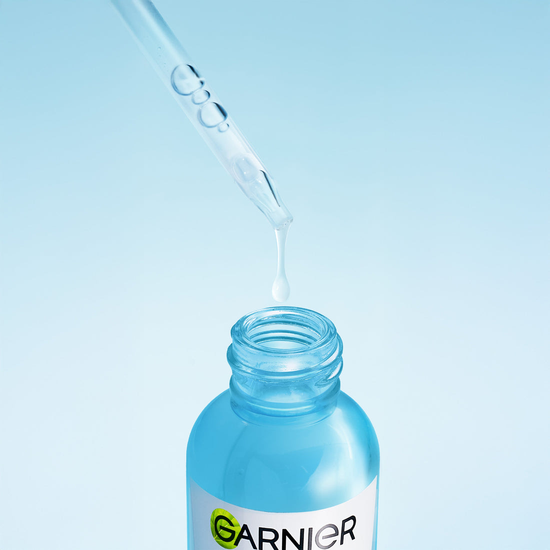 סרום אלוורה וחומצה היאלורונית גרנייה Skin Active להענקת לחות אינטנסיבית ושיפור גמישות העור 30 מ"ל