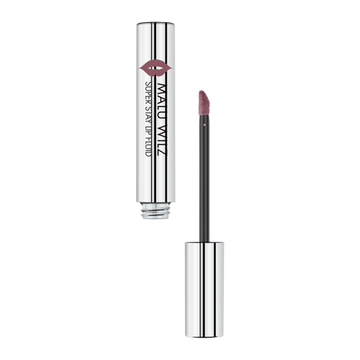 שפתון עמיד מאוד בגוון מאט המעניק לחות לשפתיים - מאלו ווילז | גוונים לבחירה