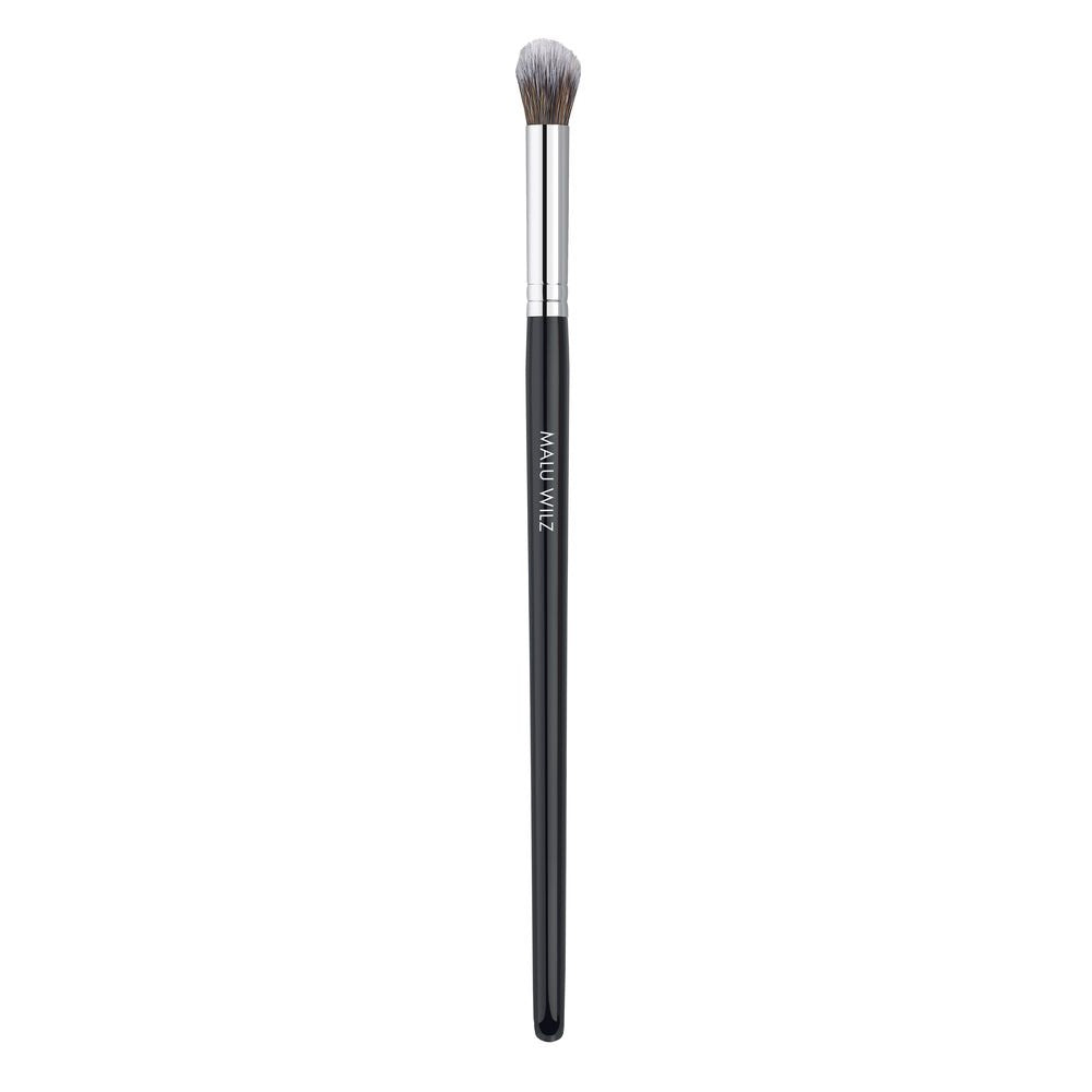Malu Wilz Eye Shadow Blending Brush with soft fibers and ergonomic handle for professional eyeshadow transition
