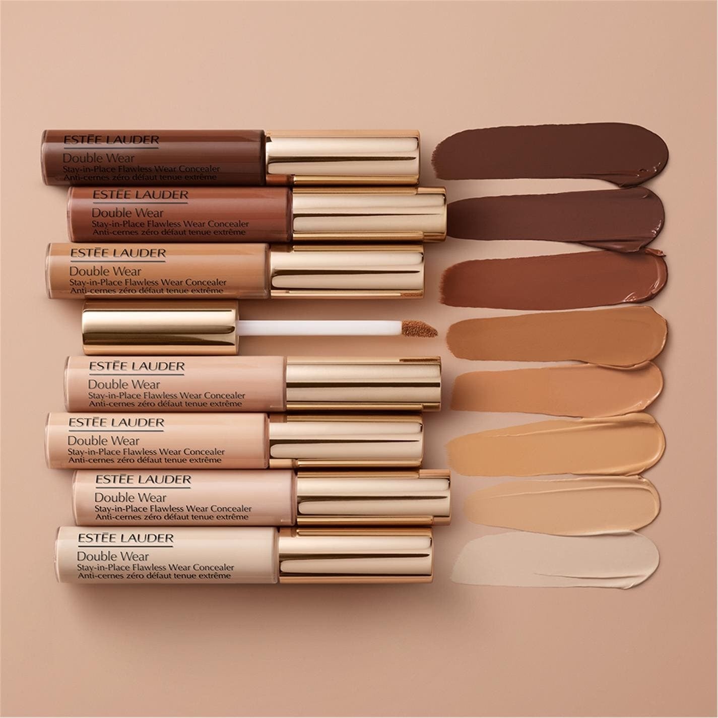 Estée Lauder Double Wear 24H Concealer - קונסילר עמיד ל-24 שעות עם אפליקטור לעיצוב ופיסול