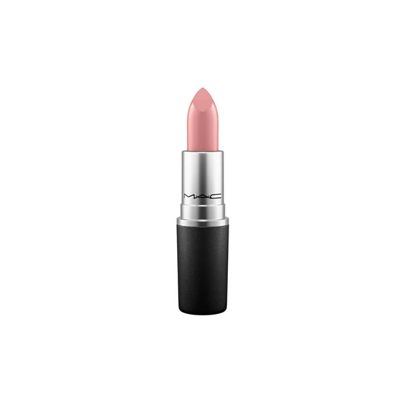 שפתון M·A·C Cremesheen Lipstick במרקם קרמי עשיר המעניק לחות וברק עדין לשפתיים
