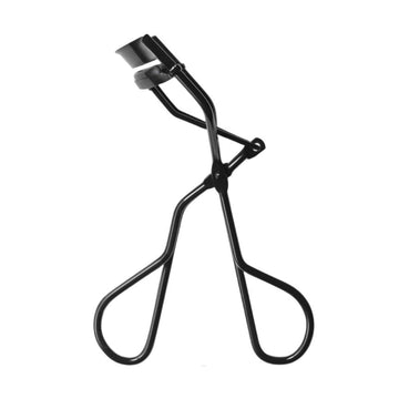 מעגל ריסים מקצועי M·A·C Full Lash Curler בגימור שחור יוקרתי לעיצוב והרמת הריסים