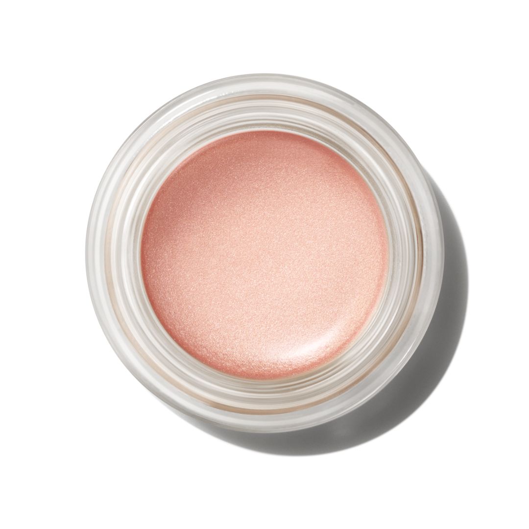 צללית קרמית עמידה M·A·C Pro Longwear Paint Pot המשמשת כצללית וכפריימר לעפעפיים