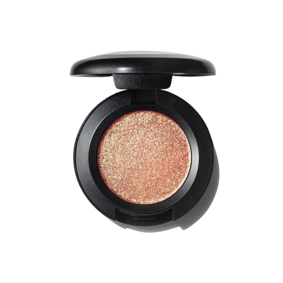 צללית עיניים M·A·C Dazzleshadow בגימור נצנצים תלת-ממדי ומרקם קרמי עשיר