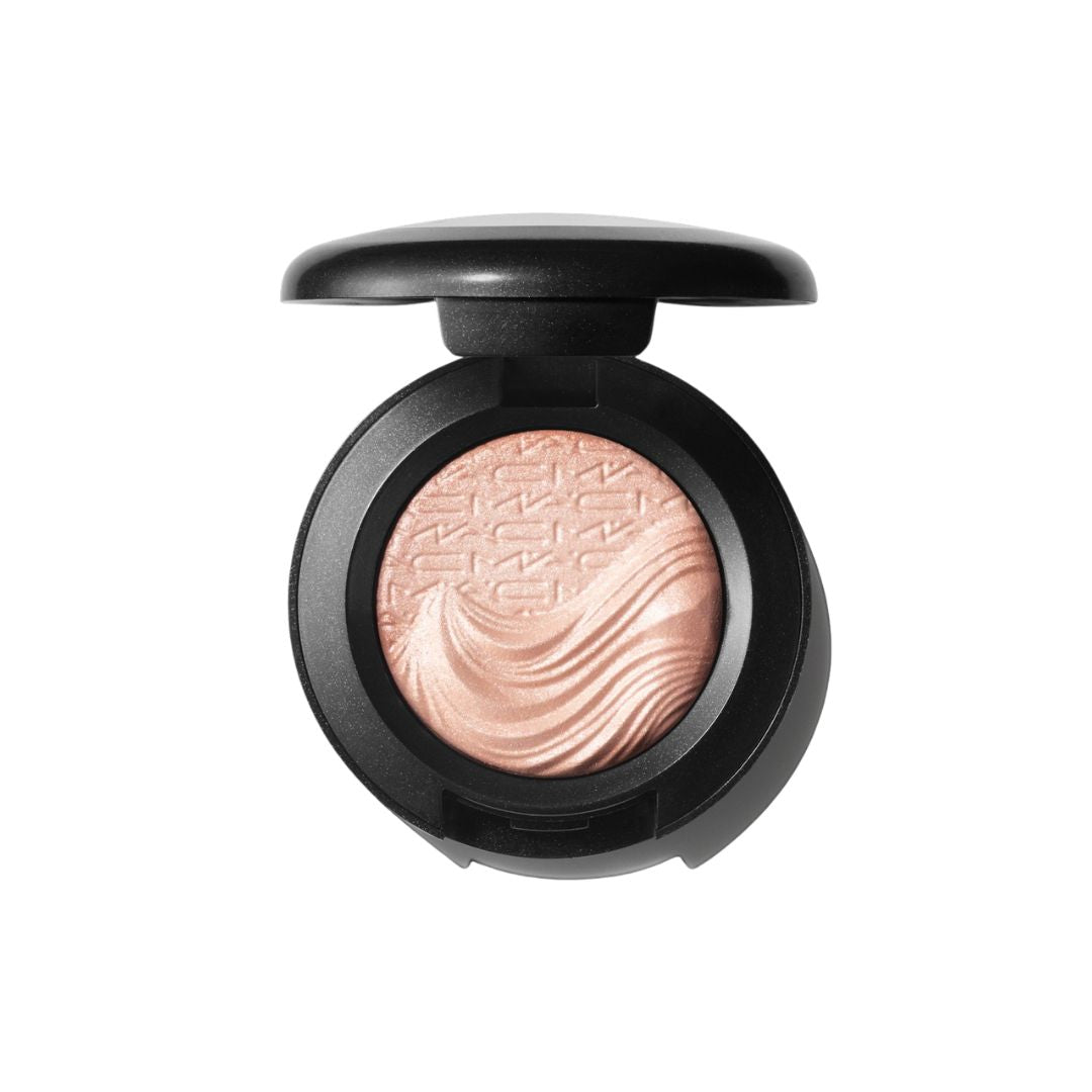 M·A·C Extra Dimension Eye Shadow צללית עיניים היברידית בגימור מטאלי תלת-ממדי ועמיד