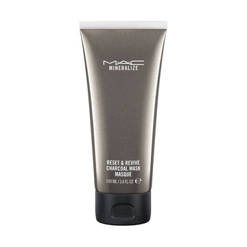 מסכת פחם M·A·C Mineralize Reset & Revive לניקוי עמוק של הנקבוביות וחידוש מראה העור
