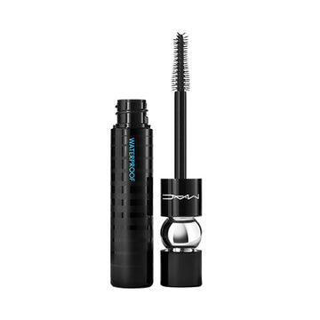 מסקרה M·A·C Macstack Waterproof עמידה במים לנפח עוצמתי ובנייה אינסופית בפיגמנט שחור