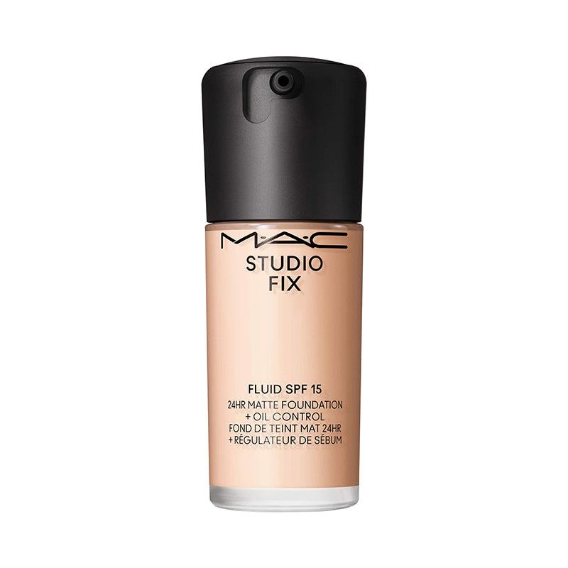 M·A·C Studio Fix Fluid SPF 15 - מייק-אפ עמיד ל-24 שעות בגימור מאט רך ושליטה בשומן
