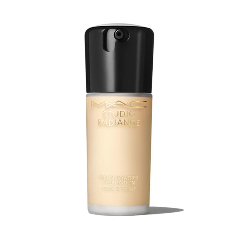 M·A·C Studio Radiance Serum-Powered Foundation - מייק-אפ סרום מהפכני עם 80% רכיבי טיפוח וזוהר מיידי