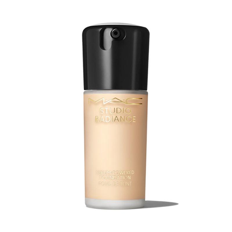 M·A·C Studio Radiance Serum-Powered Foundation - מייק-אפ סרום מהפכני עם 80% רכיבי טיפוח וזוהר מיידי