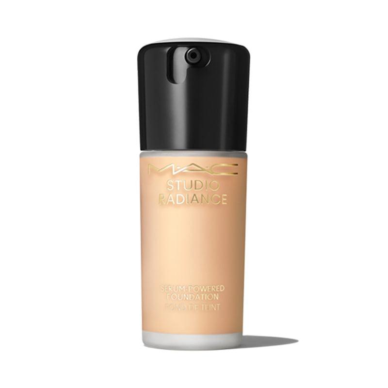 M·A·C Studio Radiance Serum-Powered Foundation - מייק-אפ סרום מהפכני עם 80% רכיבי טיפוח וזוהר מיידי