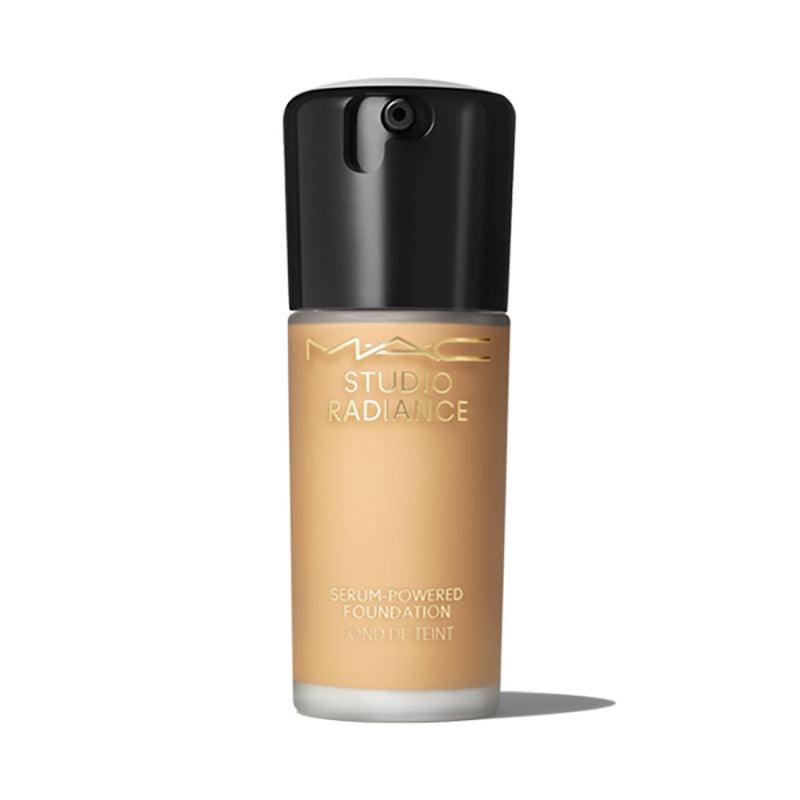 M·A·C Studio Radiance Serum-Powered Foundation - מייק-אפ סרום מהפכני עם 80% רכיבי טיפוח וזוהר מיידי