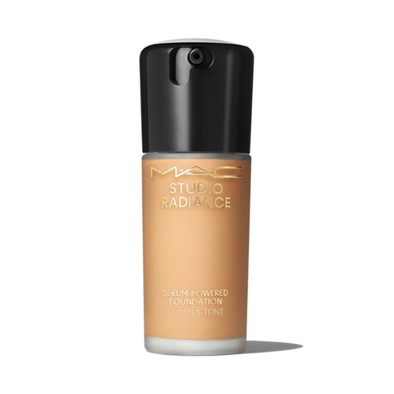 M·A·C Studio Radiance Serum-Powered Foundation - מייק-אפ סרום מהפכני עם 80% רכיבי טיפוח וזוהר מיידי