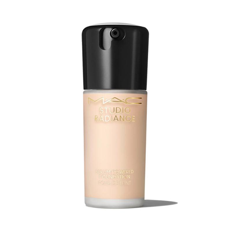 M·A·C Studio Radiance Serum-Powered Foundation - מייק-אפ סרום מהפכני עם 80% רכיבי טיפוח וזוהר מיידי