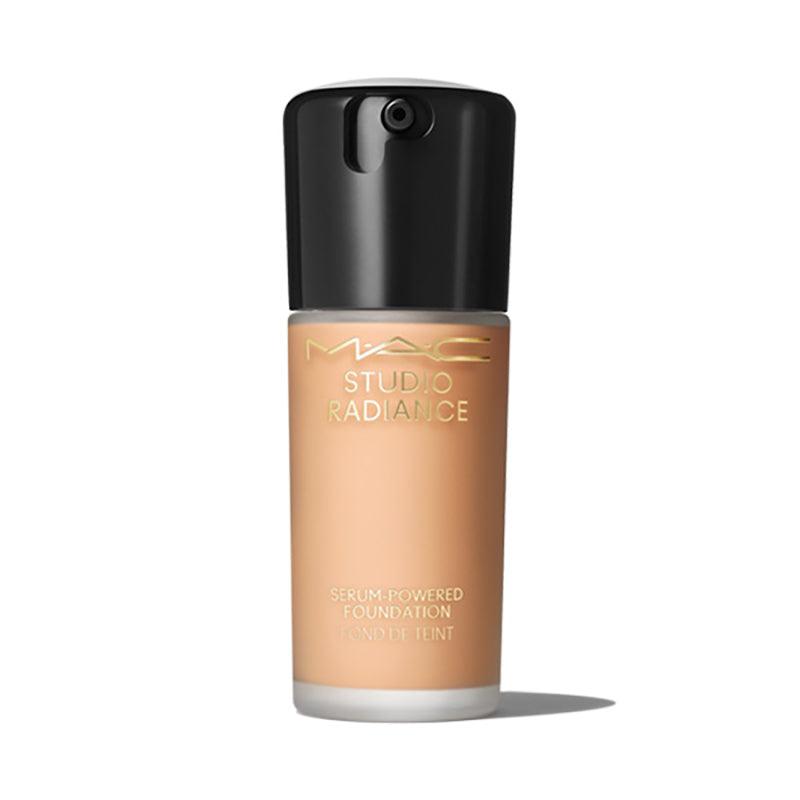 M·A·C Studio Radiance Serum-Powered Foundation - מייק-אפ סרום מהפכני עם 80% רכיבי טיפוח וזוהר מיידי