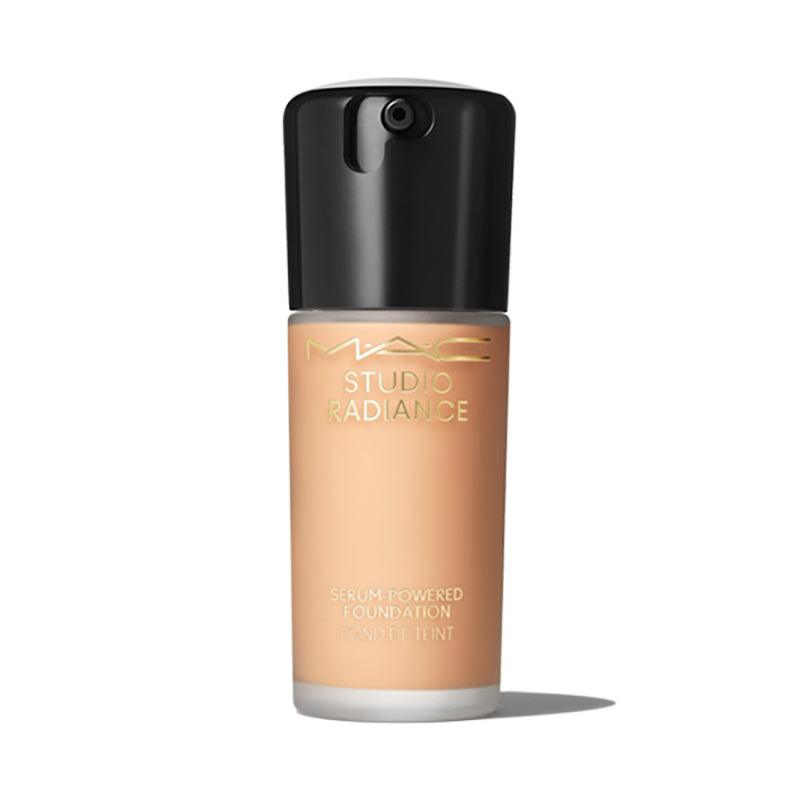 M·A·C Studio Radiance Serum-Powered Foundation - מייק-אפ סרום מהפכני עם 80% רכיבי טיפוח וזוהר מיידי