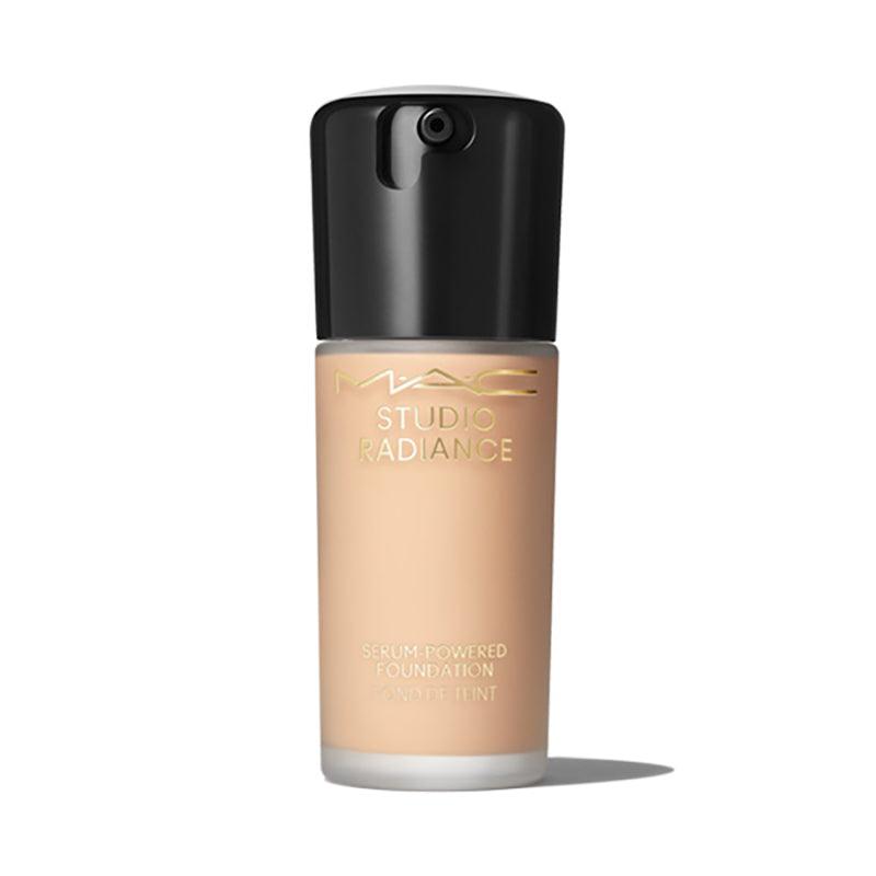 M·A·C Studio Radiance Serum-Powered Foundation - מייק-אפ סרום מהפכני עם 80% רכיבי טיפוח וזוהר מיידי