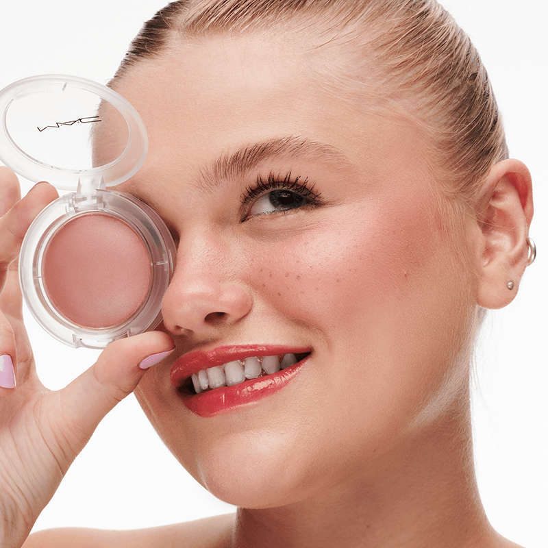 M·A·C Glow Play Blush - סומק במרקם גמיש וקופצני לגימור טבעי וזוהר