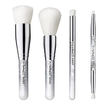 מארז חגיגי M·A·C Brush of Snow Essential Kit הכולל 4 מברשות איפור מקצועיות ותיק נשיאה