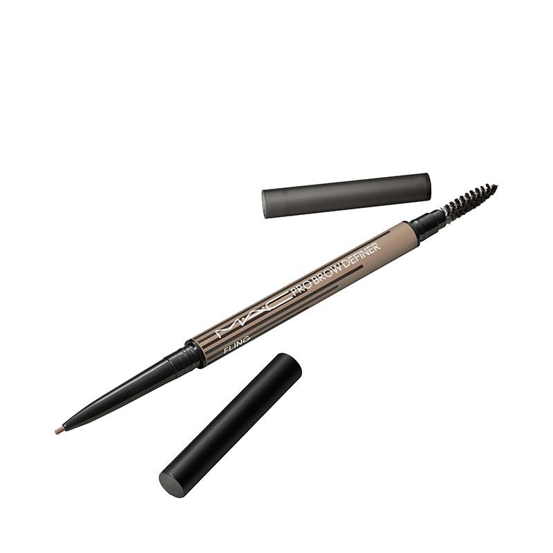 עיפרון גבות מקצועי M·A·C Pro Brow Definer בעל קצה 1 מ"מ לדיוק מקסימלי ומראה טבעי