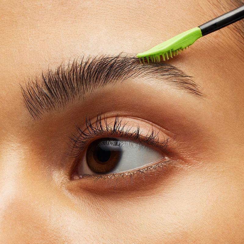M·A·C Pro Locked Brow Gel - ג'ל שקוף לקיבוע ועיצוב הגבות בסטנדרט מקצועי