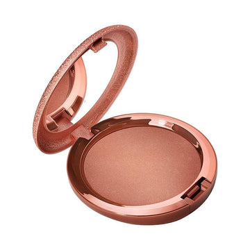 ברונזר בגימור זוהר M·A·C Skinfinish Sunstruck Radiant Bronzer למראה שזוף וקורן לאורך 24 שעות