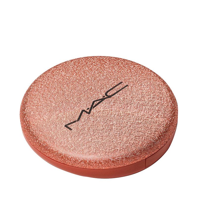 ברונזר בגימור זוהר M·A·C Skinfinish Sunstruck Radiant Bronzer למראה שזוף וקורן לאורך 24 שעות