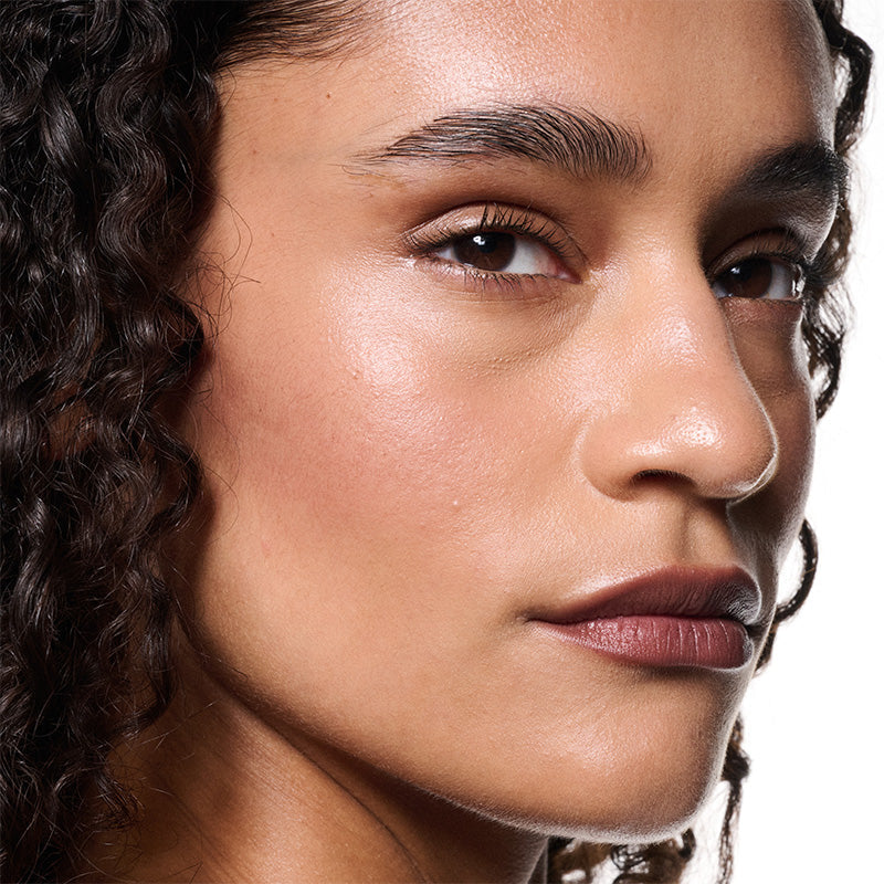 M·A·C Powder Kiss Lip + Cheek Mousse - שפתון מוס רב-תכליתי לשפתיים וללחיים