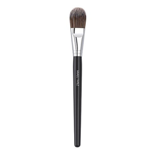 Malu Wilz professional synthetic make up brush for liquid foundation with streak-free finish and travel case