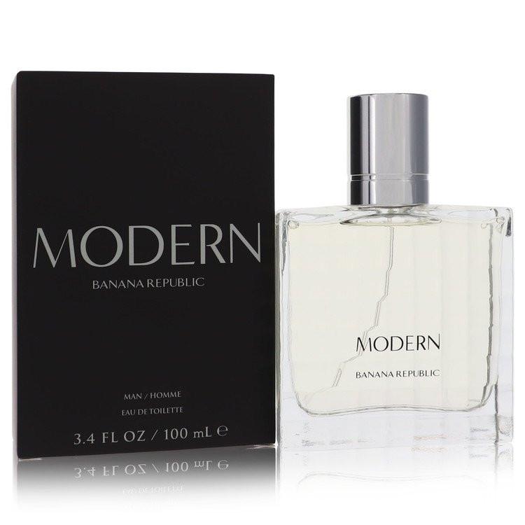 בקבוק בושם Modern for Men של Banana Republic בעיצוב זכוכית שקופה ומינימליסטית עם פקק מתכתי כהה, המקרין גבריות מודרנית של ערער, אשכולית ועץ קשמיר.