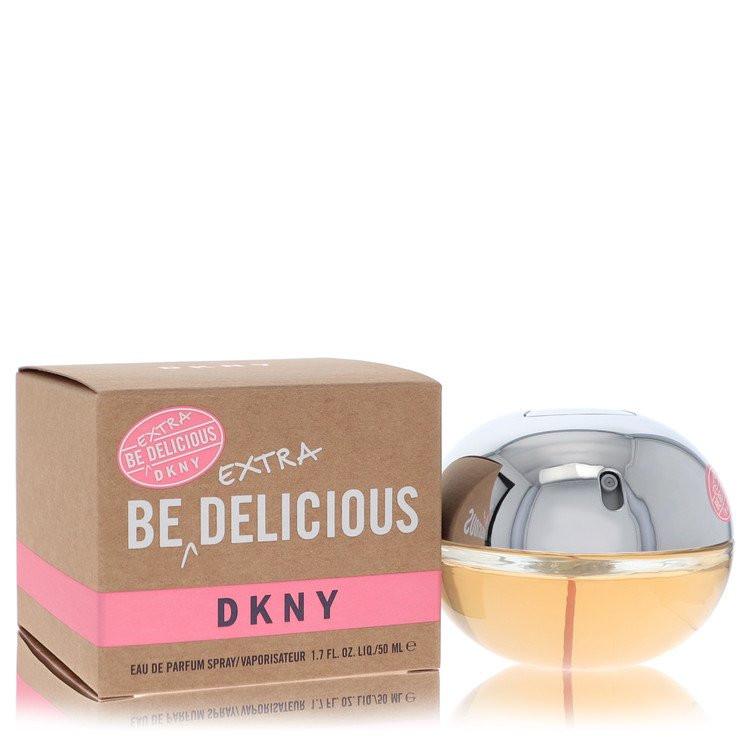 בושם Donna Karan DKNY Be Extra Delicious Eau de Parfum בבקבוק תפוח ורוד שקוף ויוקרתי בעיצוב מודרני
