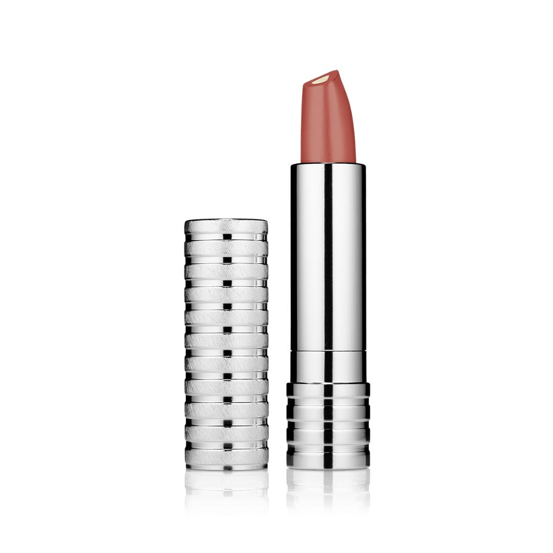 Clinique Dramatically Different Lipstick - שפתון טיפולי למראה מלא וחלק