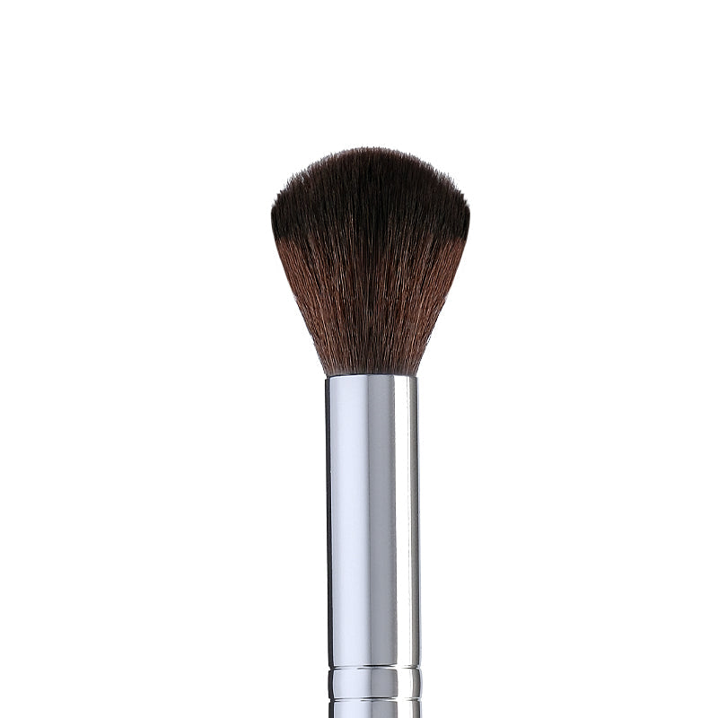 LARGE FLUFF BRUSH #40 - מברשת פלאפ גדולה לטשטוש צלליות, שימרים וסמקים | עדה לזורגן