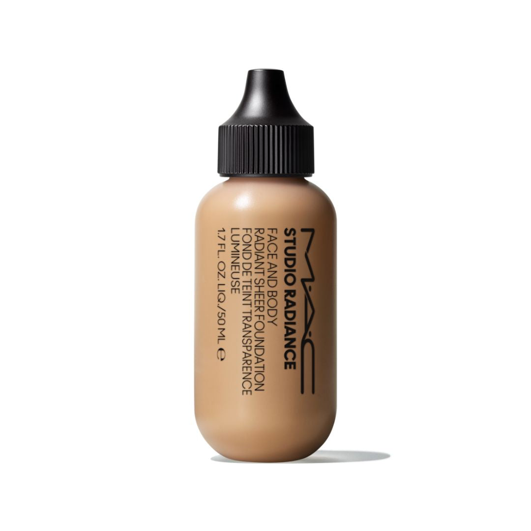 M·A·C Studio Radiance Face & Body Radiant Shear Foundation - מייק-אפ לפנים ולגוף למראה עור טבעי וזוהר