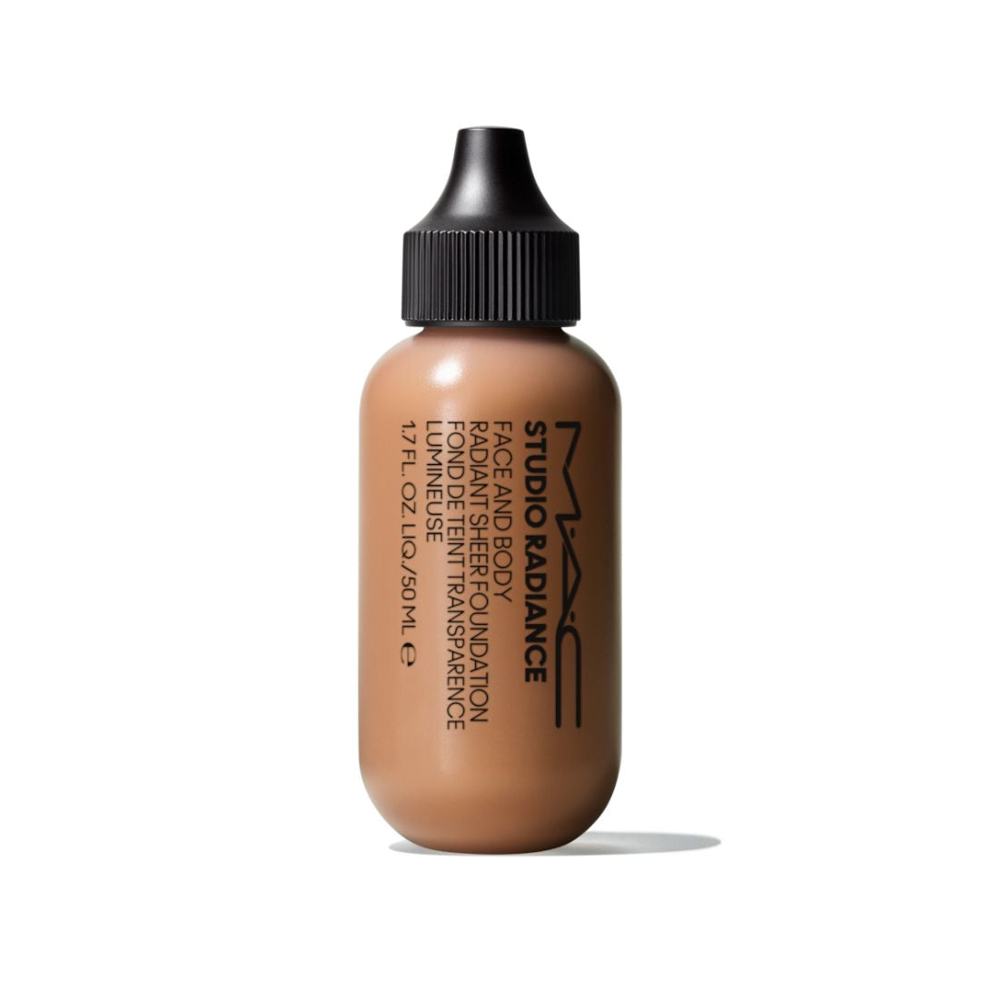 M·A·C Studio Radiance Face & Body Radiant Shear Foundation - מייק-אפ לפנים ולגוף למראה עור טבעי וזוהר