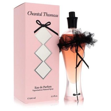 בושם יוקרתי ואצילי לאישה Chantal Thomass Pink Eau de Parfum בבקבוק ורוד מעוצב בעיטורי תחרה