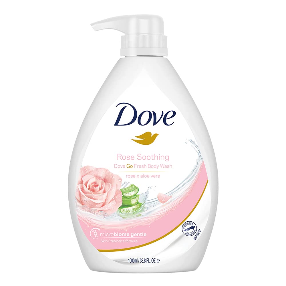 בקבוק תחליב רחצה וסבון גוף דאב Dove Soothing Rose & Aloe Vera Body Wash בנפח 1 ליטר, המעניק ניקוי ולחות עם תמצית ורד דמשק ואלוורה, בעיצוב בגווני ורוד ורדים וירוק אלוורה.