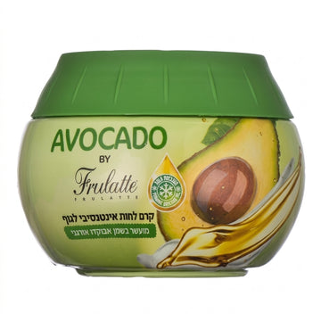 בקבוק קרם לחות אינטנסיבי לגוף פרולטה Frulatte Organic Avocado Intensive Body Lotion בנפח 250 מ"ל, המעניק הזנה עמוקה עם שמן אבוקדו אורגני, בעיצוב בוטני יוקרתי בגווני ירוק אבוקדו וחום.