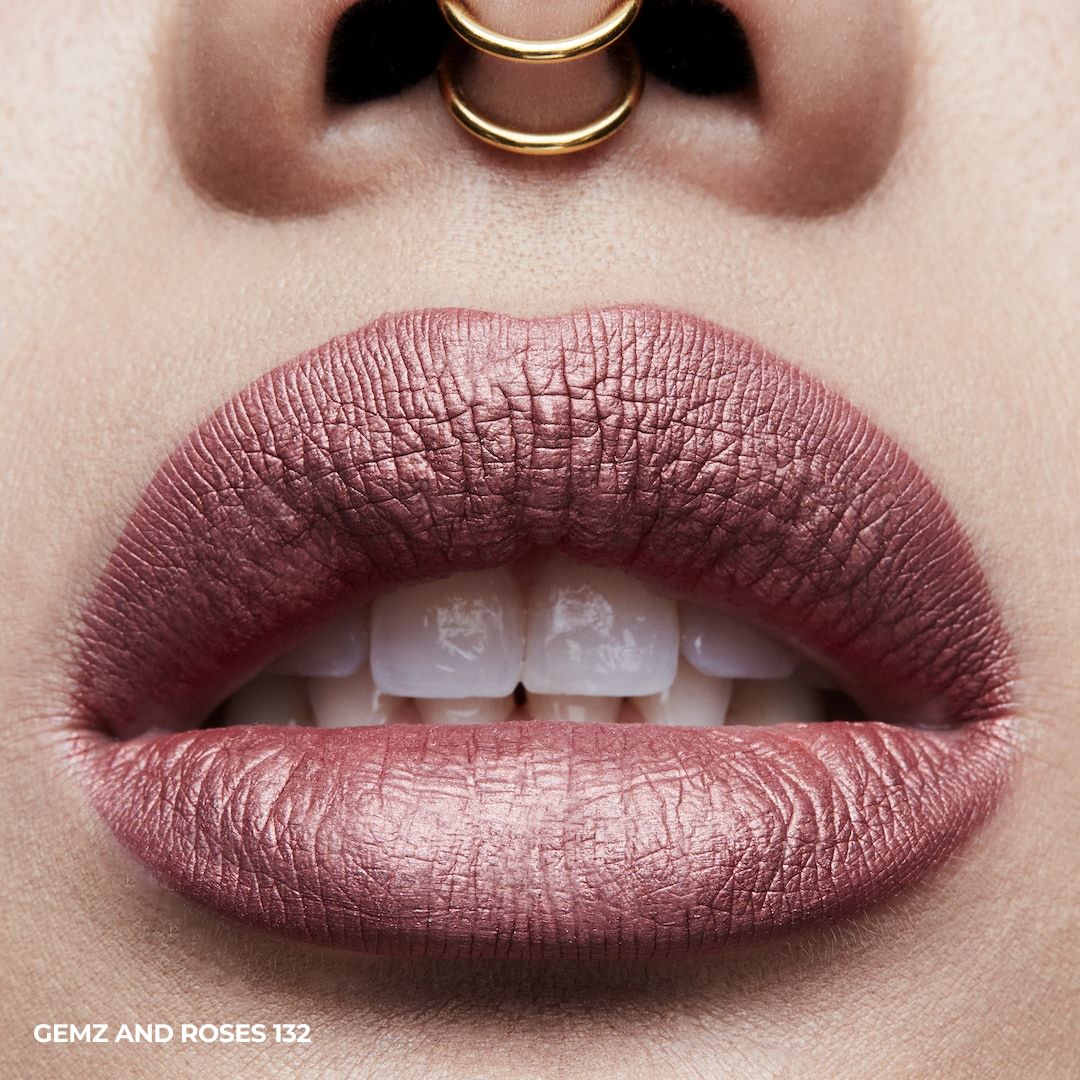 M·A·C Retro Matte Liquid Lipcolour Metallics - שפתון נוזלי עמיד בגימור מאט מטאלי
