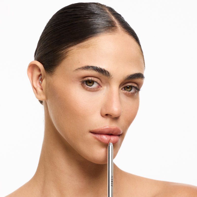 PREMIUM LIP PENCIL - עפרון שפתיים פרימיום קרמי להגדרת ומילוי השפתיים | עדה לזורגן