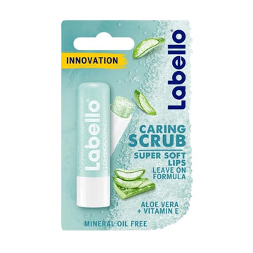 שפתון פילינג ולחות לבלו אלוורה Labello Caring Scrub Aloe Vera במשקל 4.8 גרם, המציג חלקיקי קילוף ממקור טבעי הנמסים על השפתיים להחלקה והזנה דרמטולוגית מתקדמת.
