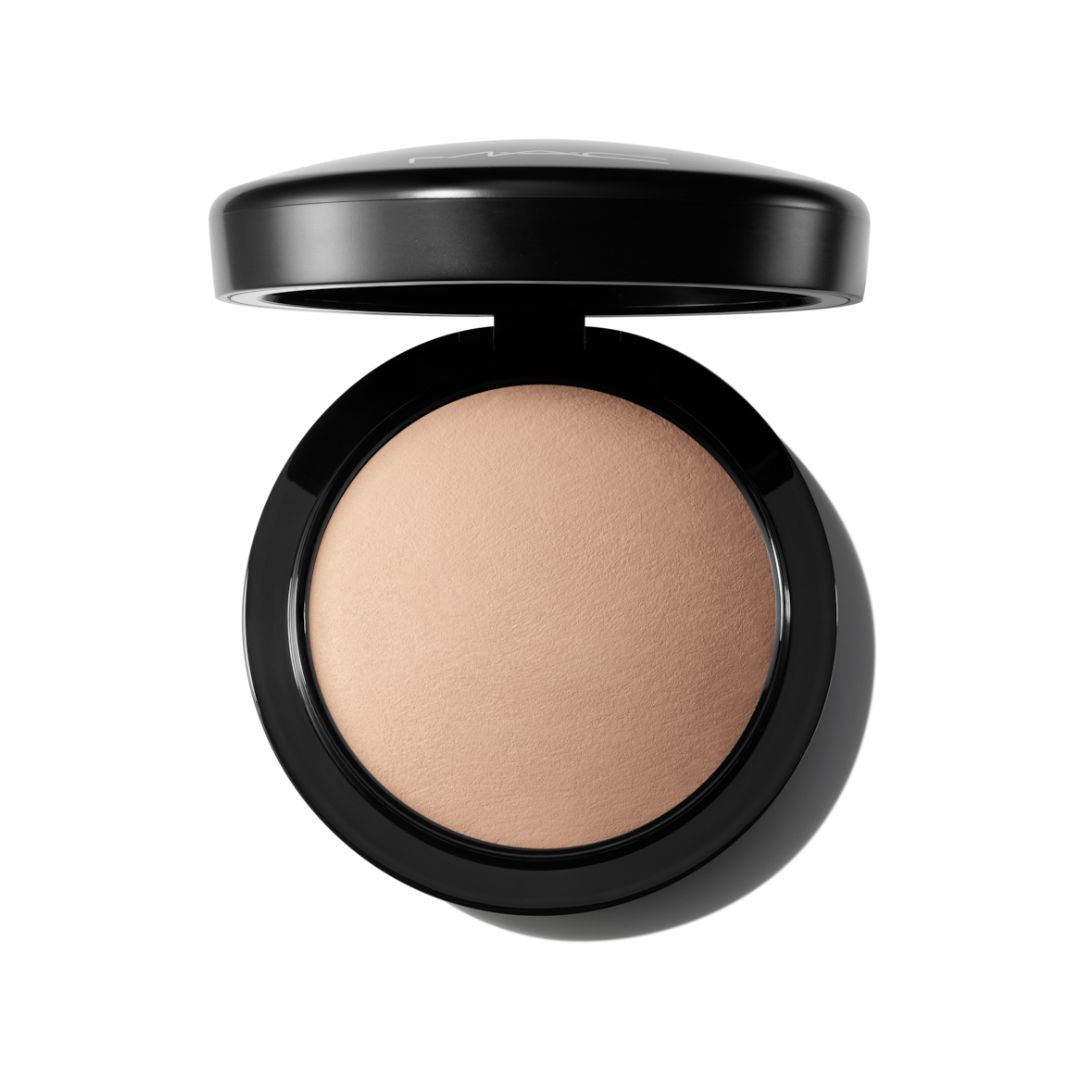 M·A·C Mineralize Skinfinish Natural - פודרה מינרלית אפויה למראה טבעי ומושלם
