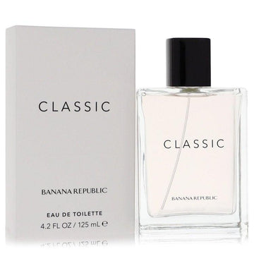 בקבוק בושם Classic של Banana Republic בעיצוב זכוכית שקופה ומינימליסטית עם נוזל צלול, המקרין רעננות של אשכולית, ברגמוט ומושק לבן נקי.