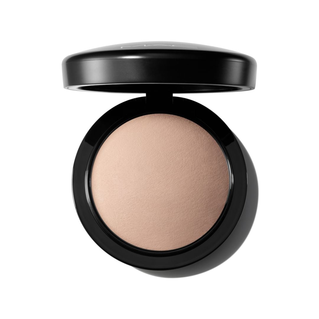 M·A·C Mineralize Skinfinish Natural - פודרה מינרלית אפויה למראה טבעי ומושלם