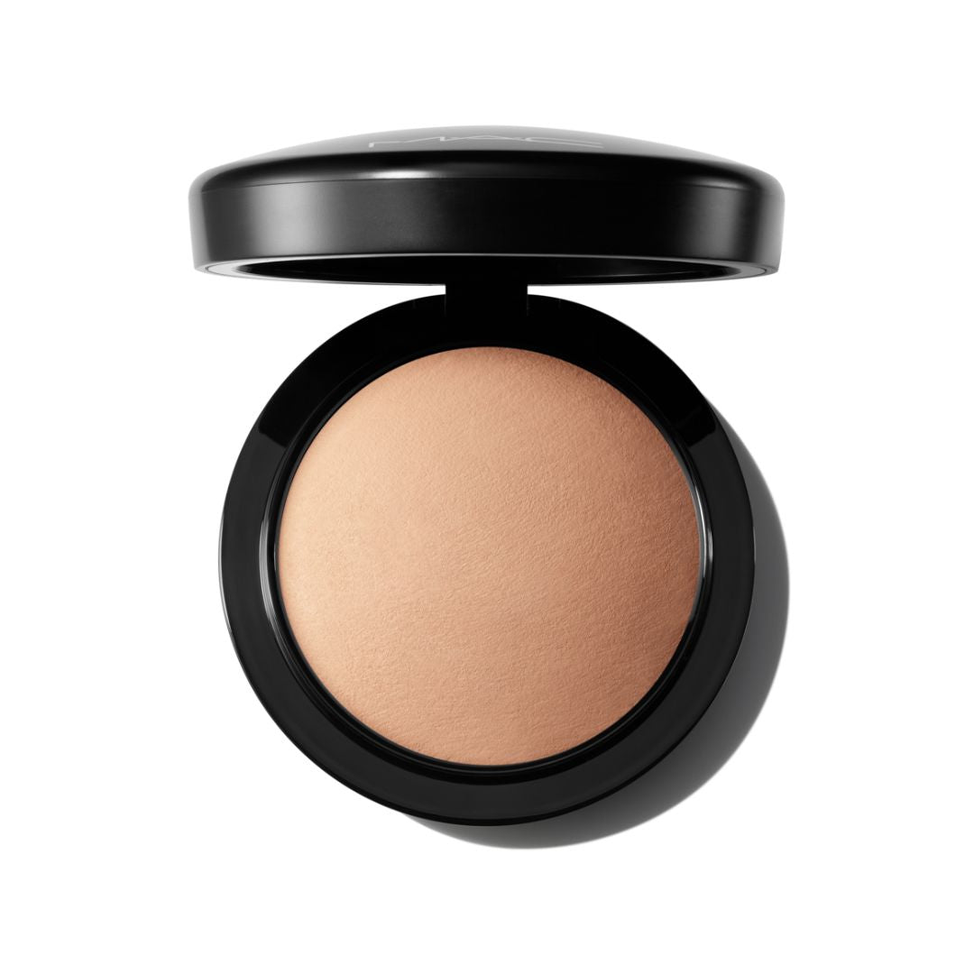 M·A·C Mineralize Skinfinish Natural - פודרה מינרלית אפויה למראה טבעי ומושלם