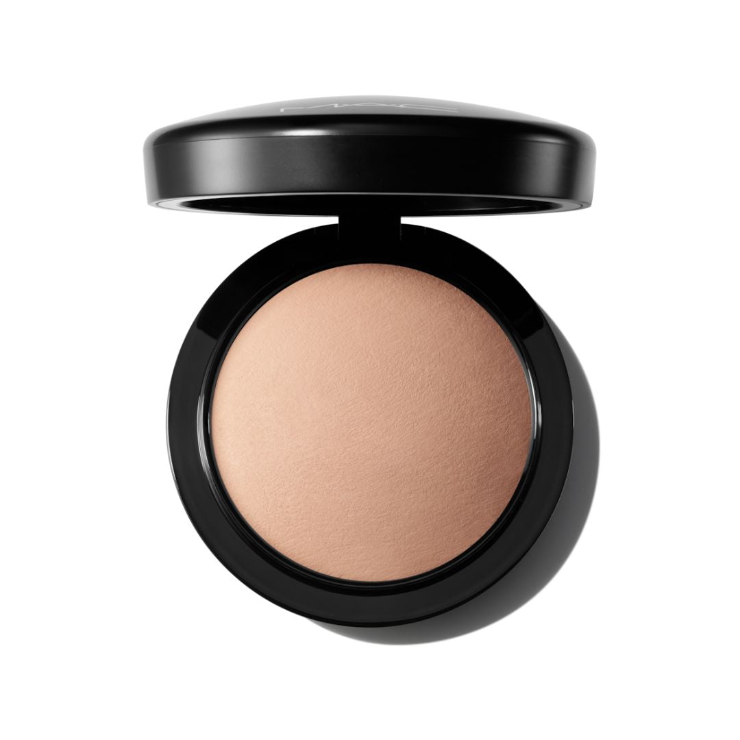 M·A·C Mineralize Skinfinish Natural - פודרה מינרלית אפויה למראה טבעי ומושלם