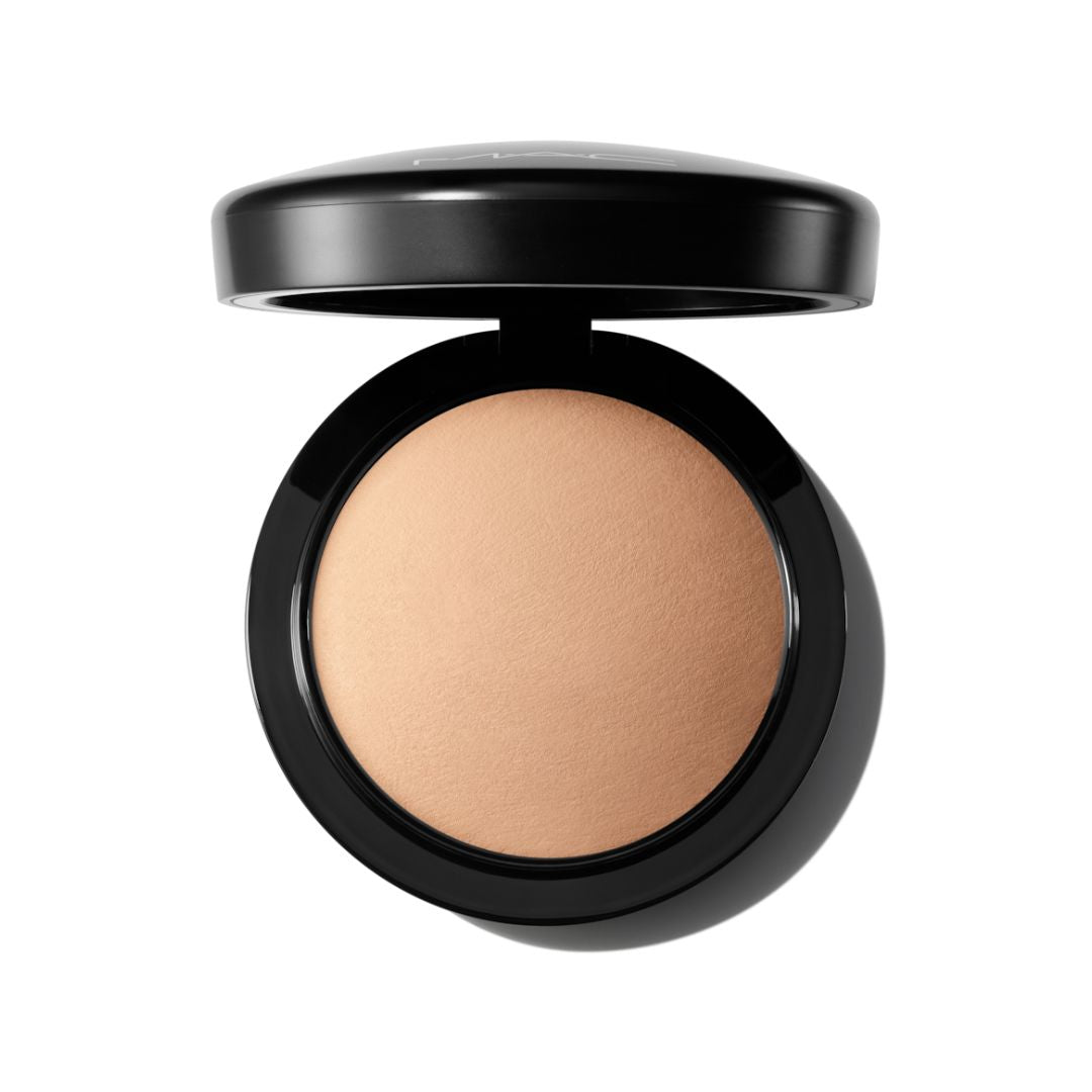 M·A·C Mineralize Skinfinish Natural - פודרה מינרלית אפויה למראה טבעי ומושלם