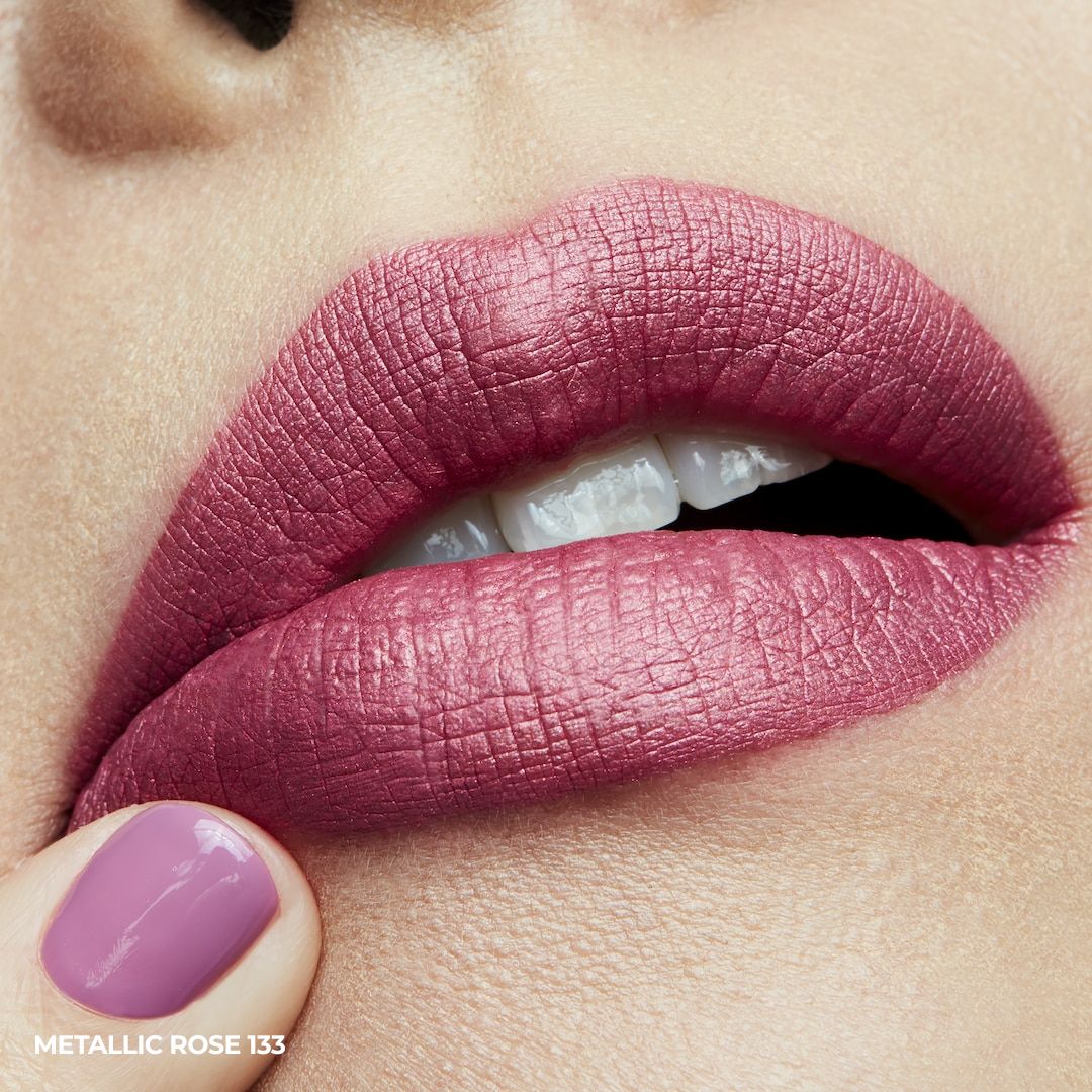 M·A·C Retro Matte Liquid Lipcolour Metallics - שפתון נוזלי עמיד בגימור מאט מטאלי