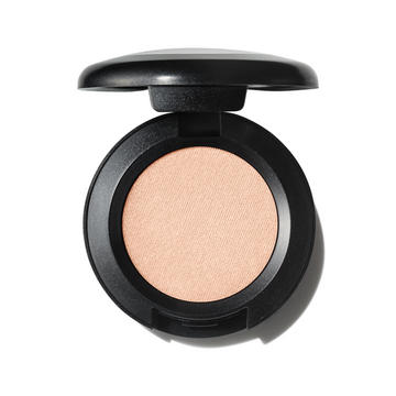 צללית עיניים M·A·C Eye Shadow Frost בגימור פנינתי זוהר ופיגמנט עשיר